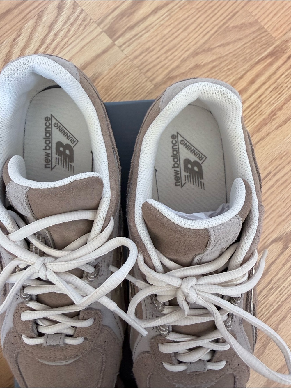 New Balance 204L - Picture 6 of 8